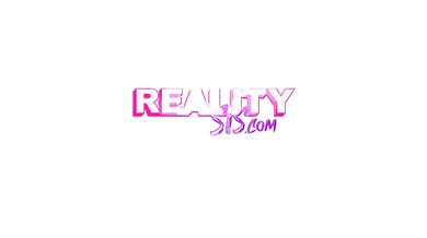 Creative New Reality Stepsis Tiana Blow Gets Stepbro to Paint her Pussy - S1:E3