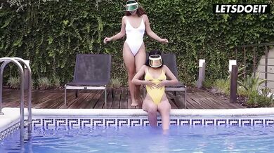 Julia De Lucia & Ginebra Bellucci Passionate Lesbian Pussy Feast - A GIRL KNOWS