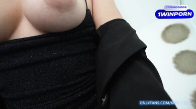 Good secretaries love their boss's cock! More in the comments! FREE SUB VIP 0F