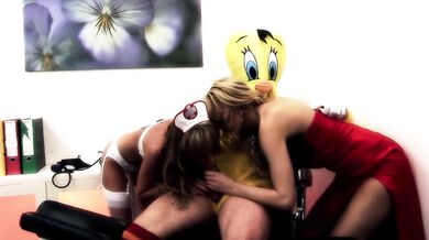 Shaved Pussy Masturbation Threesome