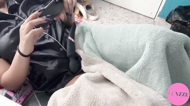 Out of boredom I had the best orgasm of the week in my pantyhose!!! FUNZZE