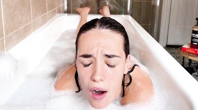 CUMMING IN THE BATH