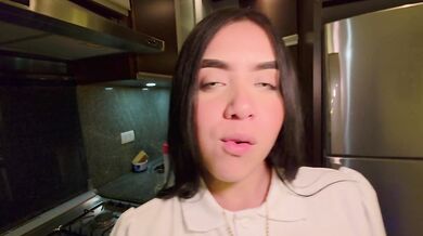 I show my penis to my stepsister before she goes to study