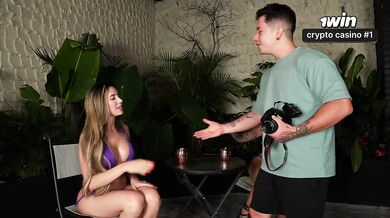 Kinky photographer makes us horny during the photoshoot - Amber Prada