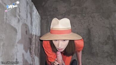 Stranger girl in a Hat sucked on the street and invited her to her home to fuck her in all holes