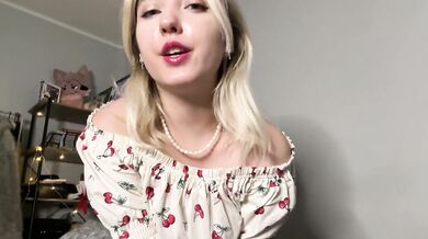 Virtual Sex. Your stepsister will give you morning sex