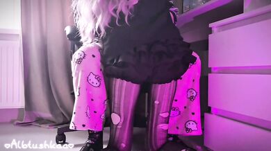 Altgirl in torn tights sucked dick for a donation in Genshin Impact
