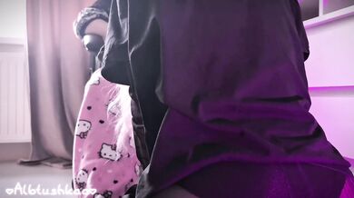Altgirl in torn tights sucked dick for a donation in Genshin Impact