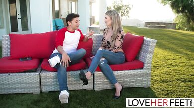 Feet Goddess Gigi Dior Banged Outdoors After Feet Worshipping