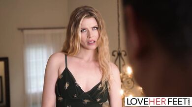 Horny Sahara Sky Delighted Big Dick With Her Footjob Expertise