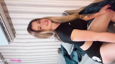 Young babe shakes her big ass and shows off her delicious pink pussy