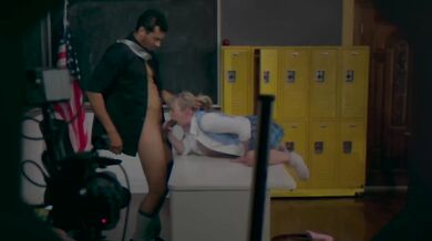 Sexy Isabella De Gets Dicked During A BTS Shoot
