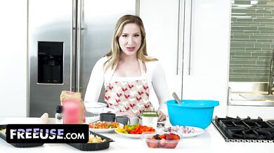 Stepson Fucks His Beautiful Stepmother During A Digital Interview For A Cooking Show - FreeUse