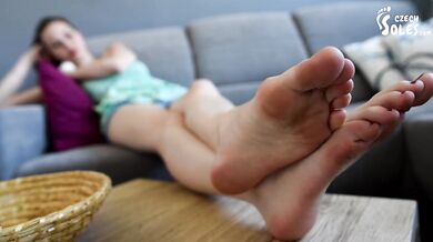 Girlfriend's big foot fetish domination (foot worship, foot domination, big feet, sexy soles, toes)