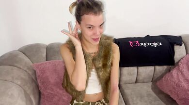 Catalina Palvin hace su debut en los videos xxx y que bien lo hace.