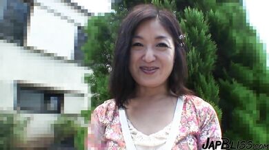 Japanese MILF Gets A Creampie