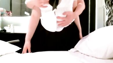 バック手マンでマンコをたくさんほぐされてガクガクしている彼女が濃厚立ちバックでイキまくる！ラブラブカップルの激しいセックスハメ撮り