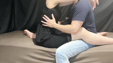 ノーパンデート後に高身長彼女とイチャイチャ〈前戯/乳首舐め/乳首攻め/着衣/巨乳/素人/日常〉