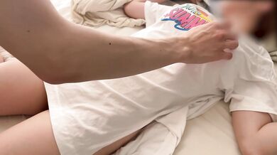 リアル女子〇生の寝起き種付けセックスがエロ過ぎる