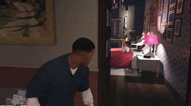 GTA Horny Vouyeur is sneeking in to unkown house