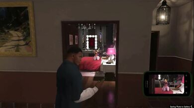 GTA Horny Vouyeur is sneeking in to unkown house