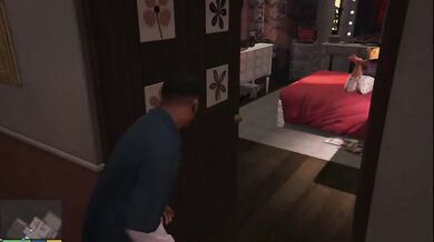 GTA Horny Vouyeur is sneeking in to unkown house