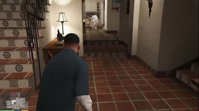 GTA Horny Vouyeur is sneeking in to unkown house