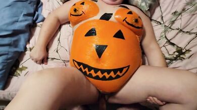 Sexy pregnant pumpkin squirting on big cock
