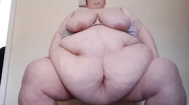 SSBBW FAT GODDESS TUMMY TITTY TWERK