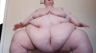 SSBBW FAT GODDESS TUMMY TITTY TWERK