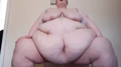 SSBBW FAT GODDESS TUMMY TITTY TWERK