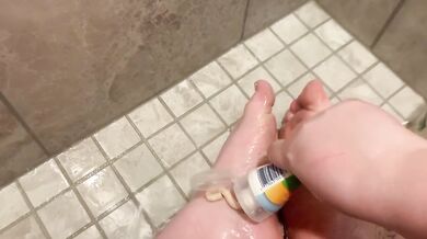 Sugar Dandy Cleaning and Softening my Dirty Feet