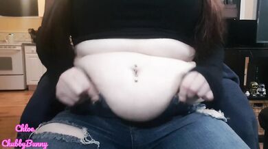 BBW GAINER TINY JEANS TRY ON AND BELLY PLAY