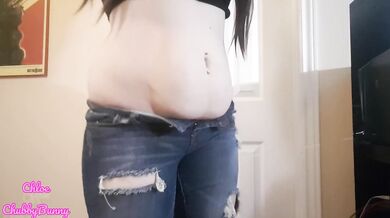 BBW GAINER TINY JEANS TRY ON AND BELLY PLAY