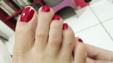 Stepmommy Has Extremely Huge And Stinky Feet Size 10