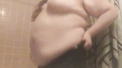 BBW trying on some too small clothes (mute the vid there's a bath running in the background lol)