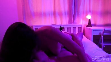 fit amateur girl Zero_Fvcks shows perfect tits and tight stomach then gets fucked in pink light