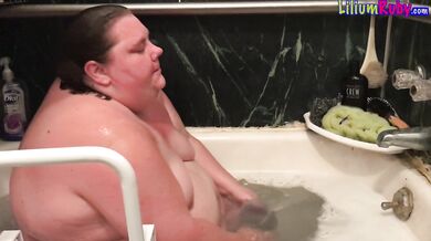 Lilium Takes a Bath