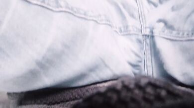 Bbw wetting and masturbating til orgasm in piss soaked jeans after long hold