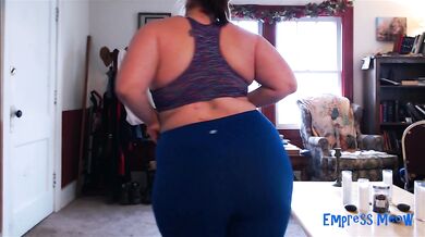 PAWG Sniffing Quickie