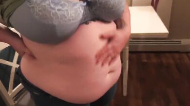 ALICE EATS: LOUD WET BURPS AND HUGE BELLY EXPANSION