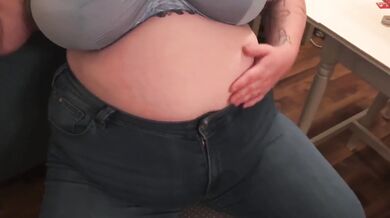 ALICE EATS: LOUD WET BURPS AND HUGE BELLY EXPANSION