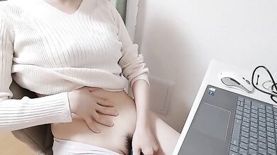 [Voyeur] Perverted office lady masturbates with a vibrator while working from home