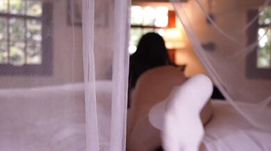 Sensual Amateur Couple Sex - Cutie gets a perfect fuck and an AMAZING CREAMPIE instead of reading!