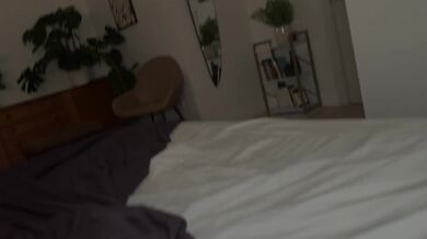 Sharing a bed with my sister's best friend (creampie)