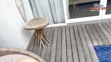 Rough anal fuck with a stranger. Picked her up on the vacation.