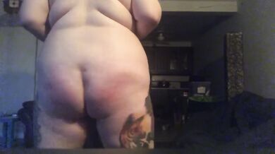 Chubby transboy stripping and blazing