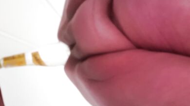 BBWFISTSLUT extreme anal bottle insertion