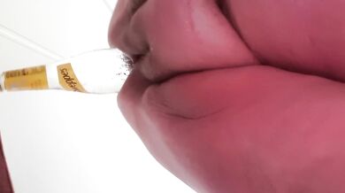 BBWFISTSLUT extreme anal bottle insertion