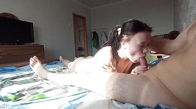 Deler seng med en stedsøster. Fucking hendes mund og fisse